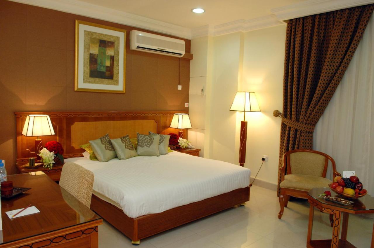 Al Muntazah Plaza Hotel Доха Екстер'єр фото