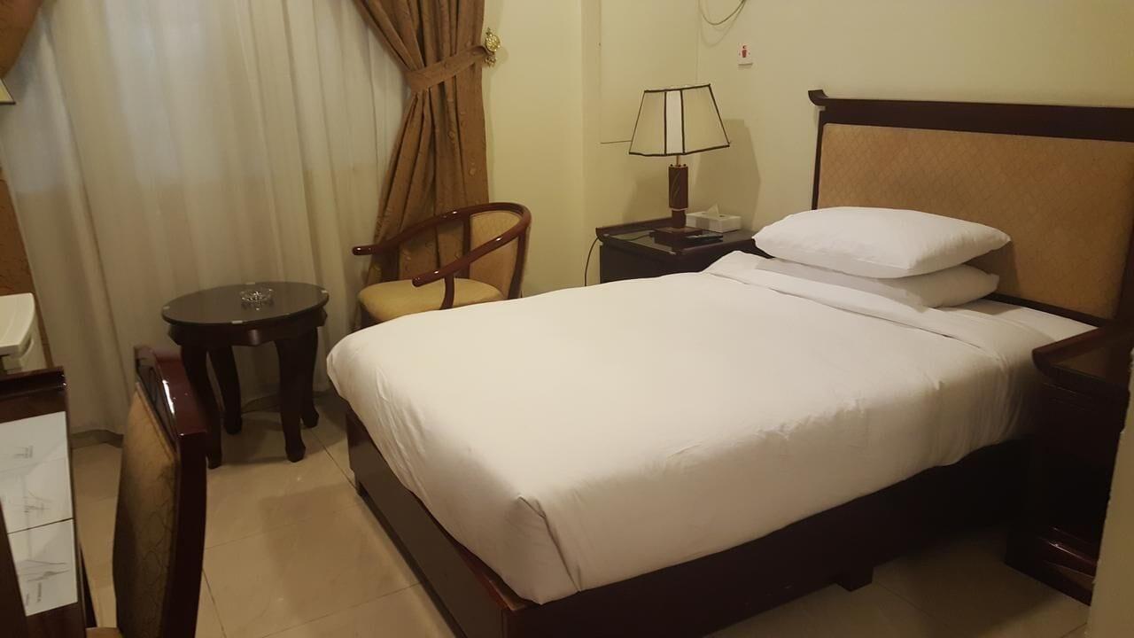 Al Muntazah Plaza Hotel Доха Екстер'єр фото