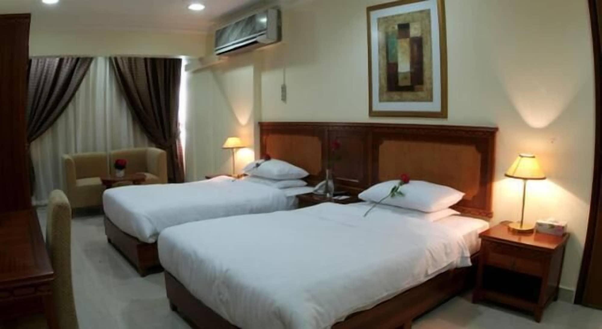 Al Muntazah Plaza Hotel Доха Номер фото