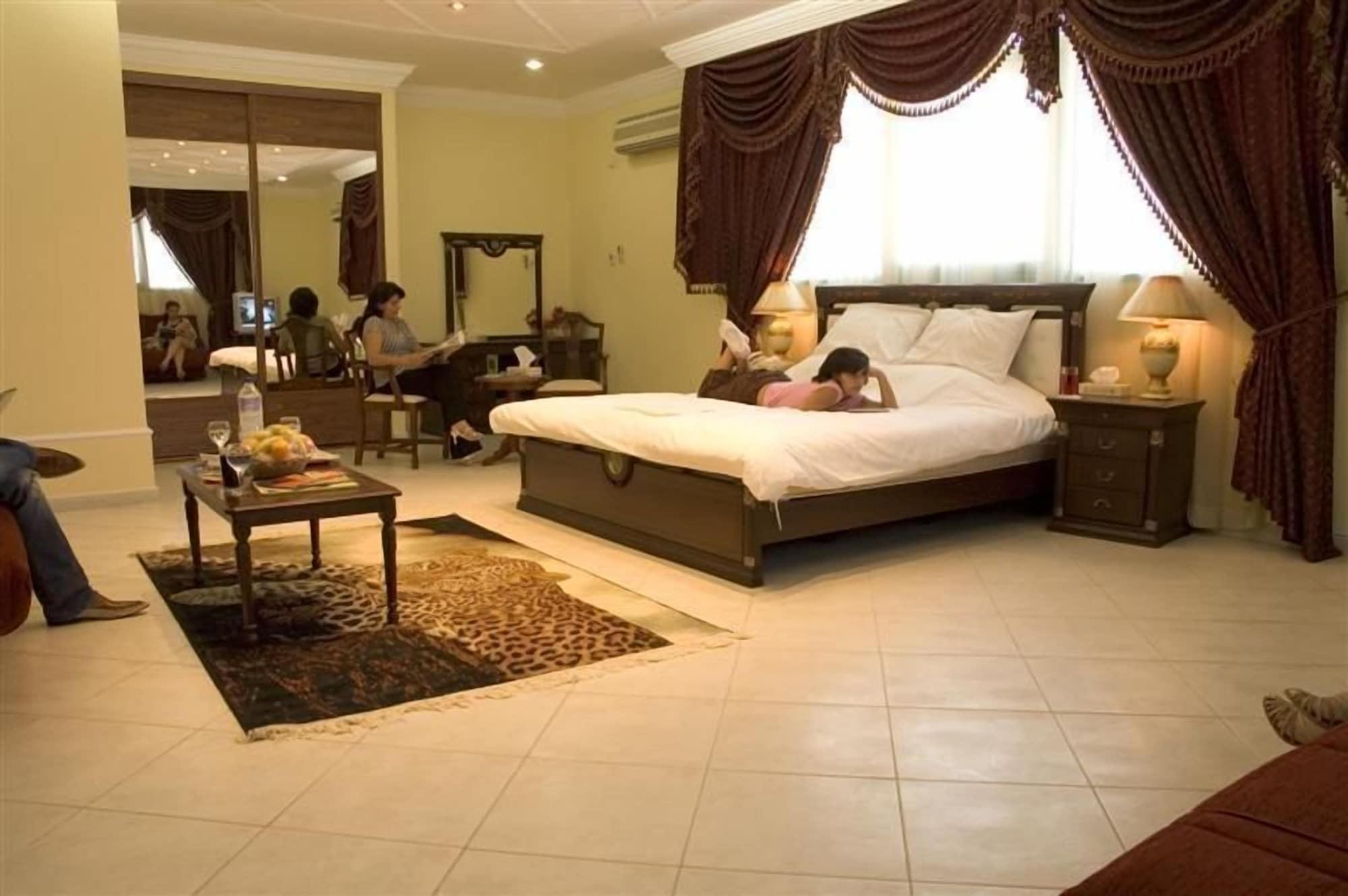 Al Muntazah Plaza Hotel Доха Екстер'єр фото