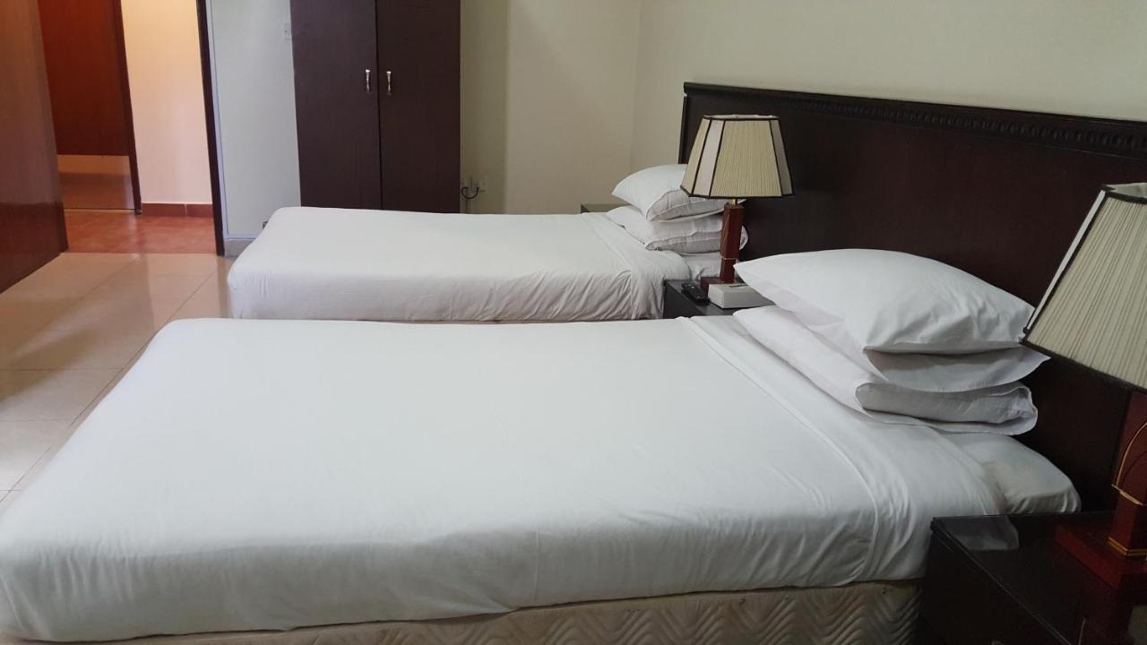 Al Muntazah Plaza Hotel Доха Екстер'єр фото